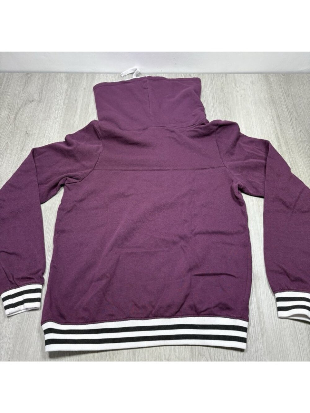 Hogwarts Sweatshirt Harry Potter Maroon Cowl Pullover Wizard School Womens Sz L - Picture 7 of 13